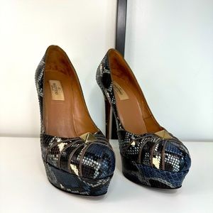 Valentino Garavani Black and Gold Snakeskin Platform Pumps